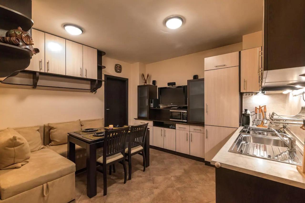 Charming, Fully-Furnished, 2-Bedroom Apartment Bansko Luaran gambar